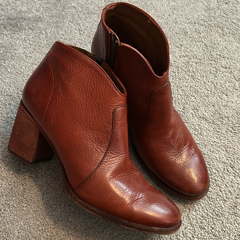 Frye Leather Ankle rodeo western cowgirl Boots In Red Brown size 8 B